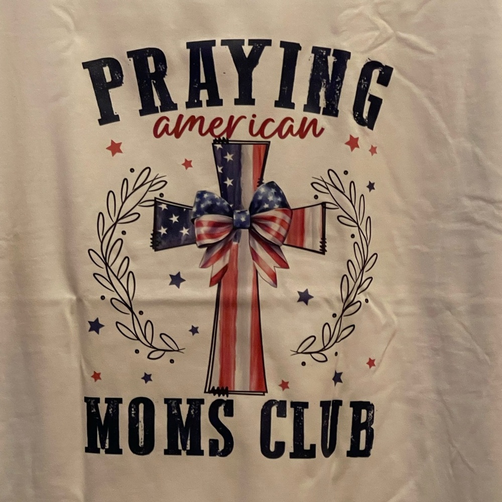 Graphic Tee “ Praying Mom’s Club